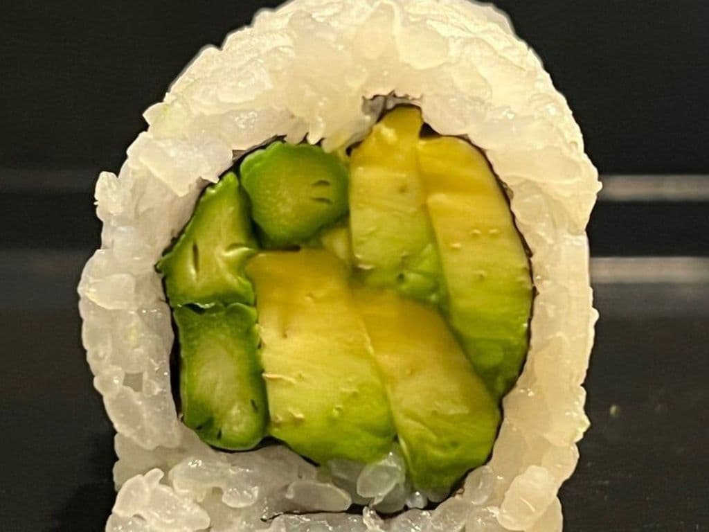 Avo Asparagus Roll