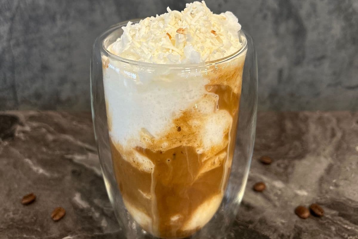 Slushy Coconut Coffee - Large (20 oz)