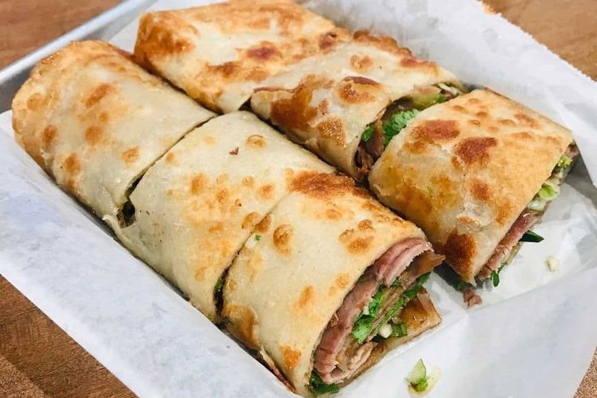 Kungfu Beef Rolls 牛肉卷饼
