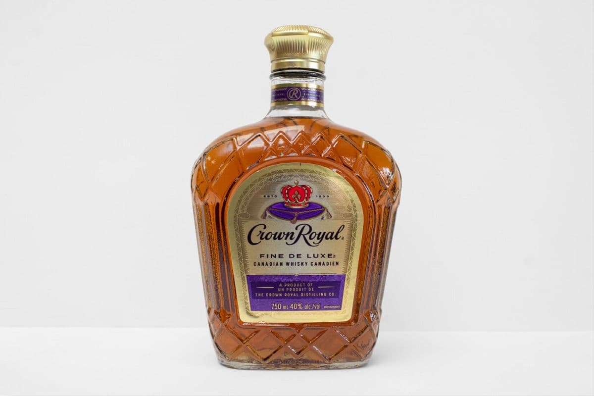 Crown Royal Whisky (750 ml) (1 x 750ml)
