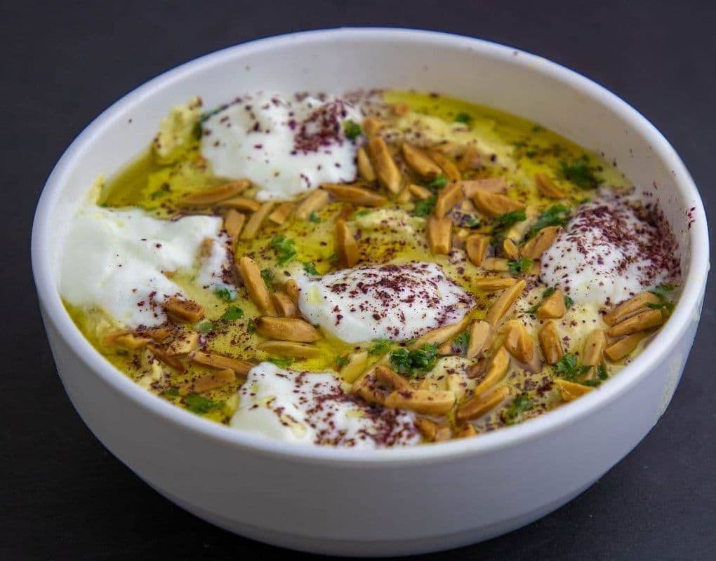 Fattet Hummus with Ground Beef