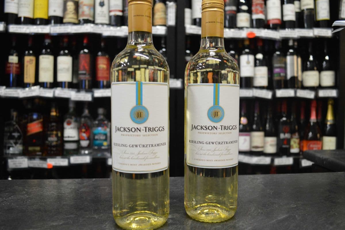 Jackson- Triggs Ps Riesling Gewurztraminer (750 ml Bottle)