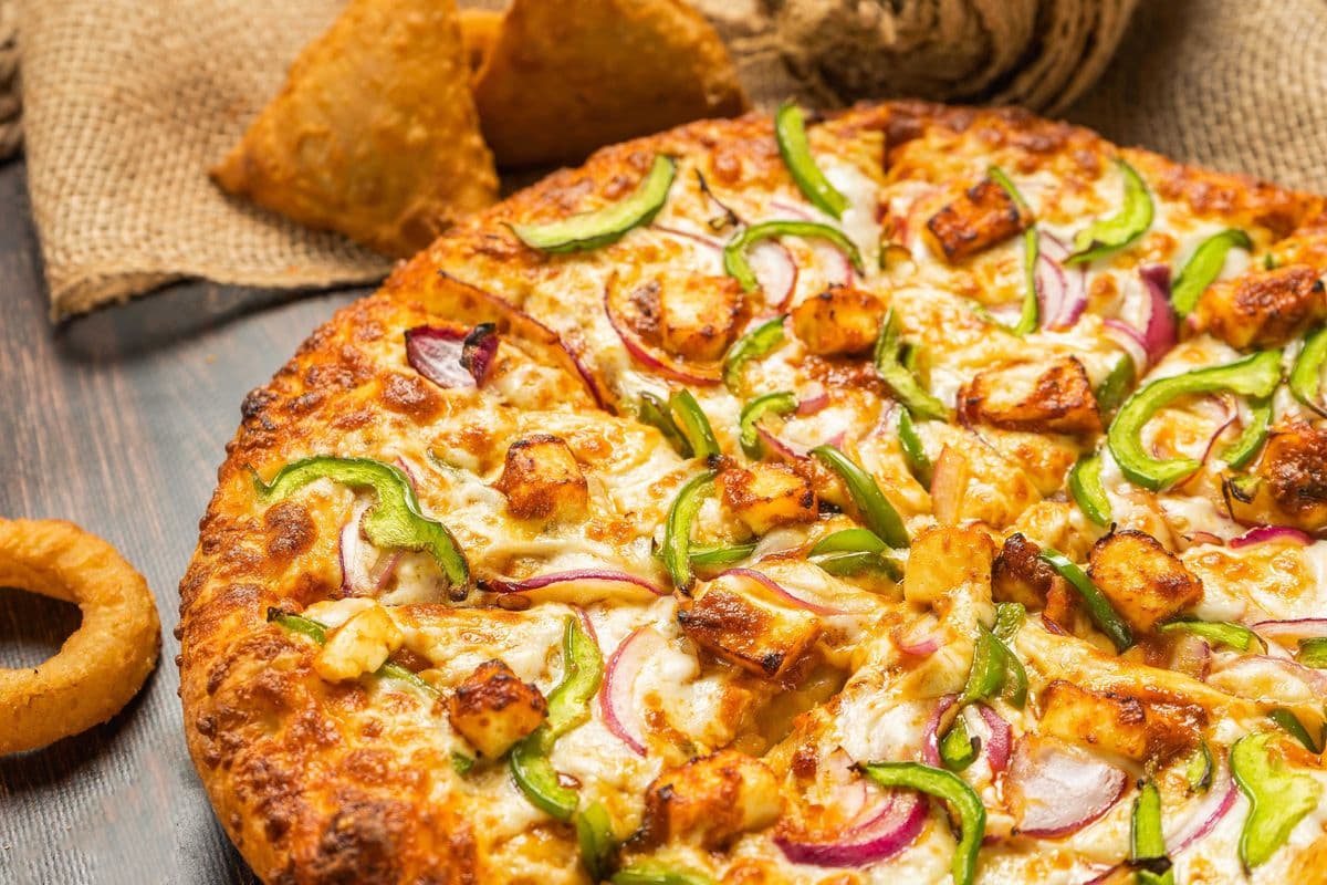 Large Butter Chicken Pizza