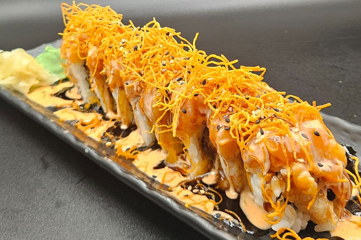 Cherry Blossom Roll (8 pcs)