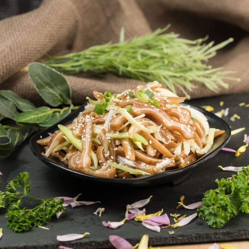 Celery and Pig's Ear in Garlic and Soy Sauce 西芹猪耳
