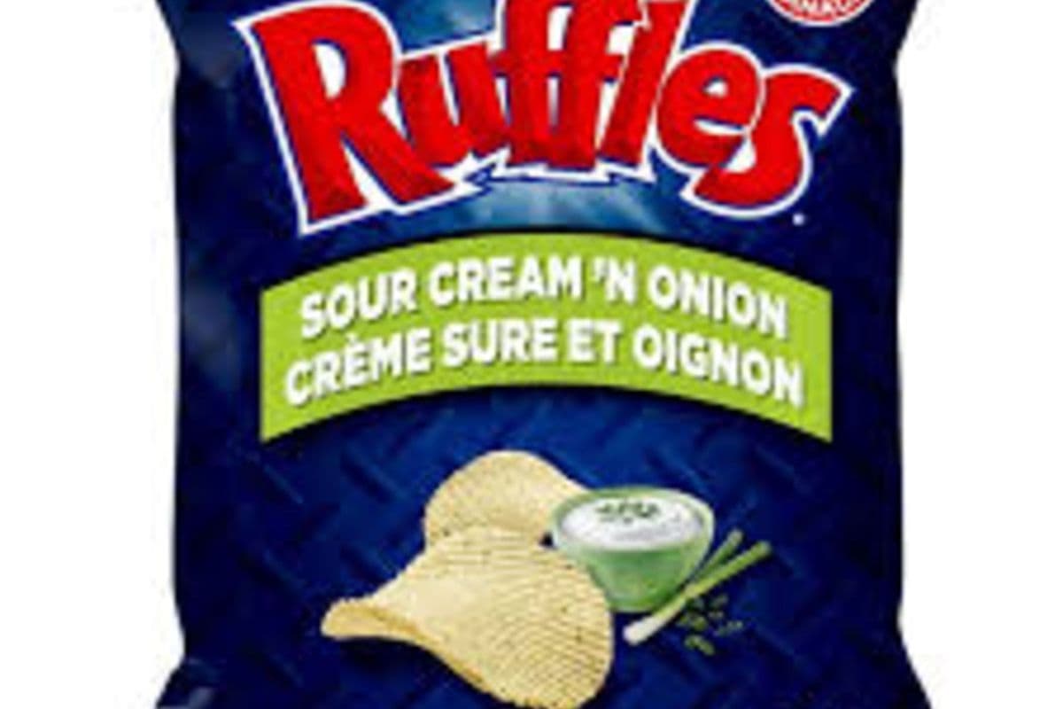Ruffles Sour Cream 'N Onion Chips (Big Bag) (200 g)