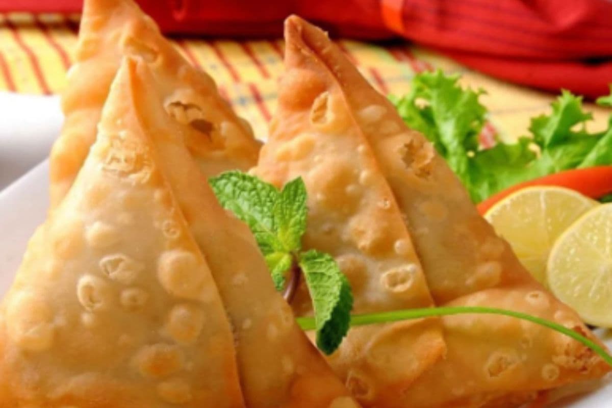 Vegetable Samosa (2 pcs)