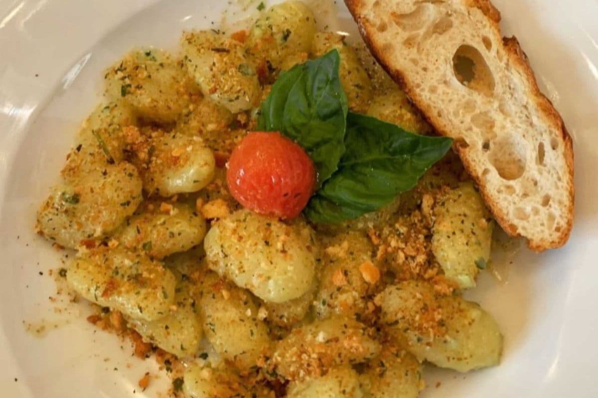 Gnocchi Pesto Pasta (Vegetarian)