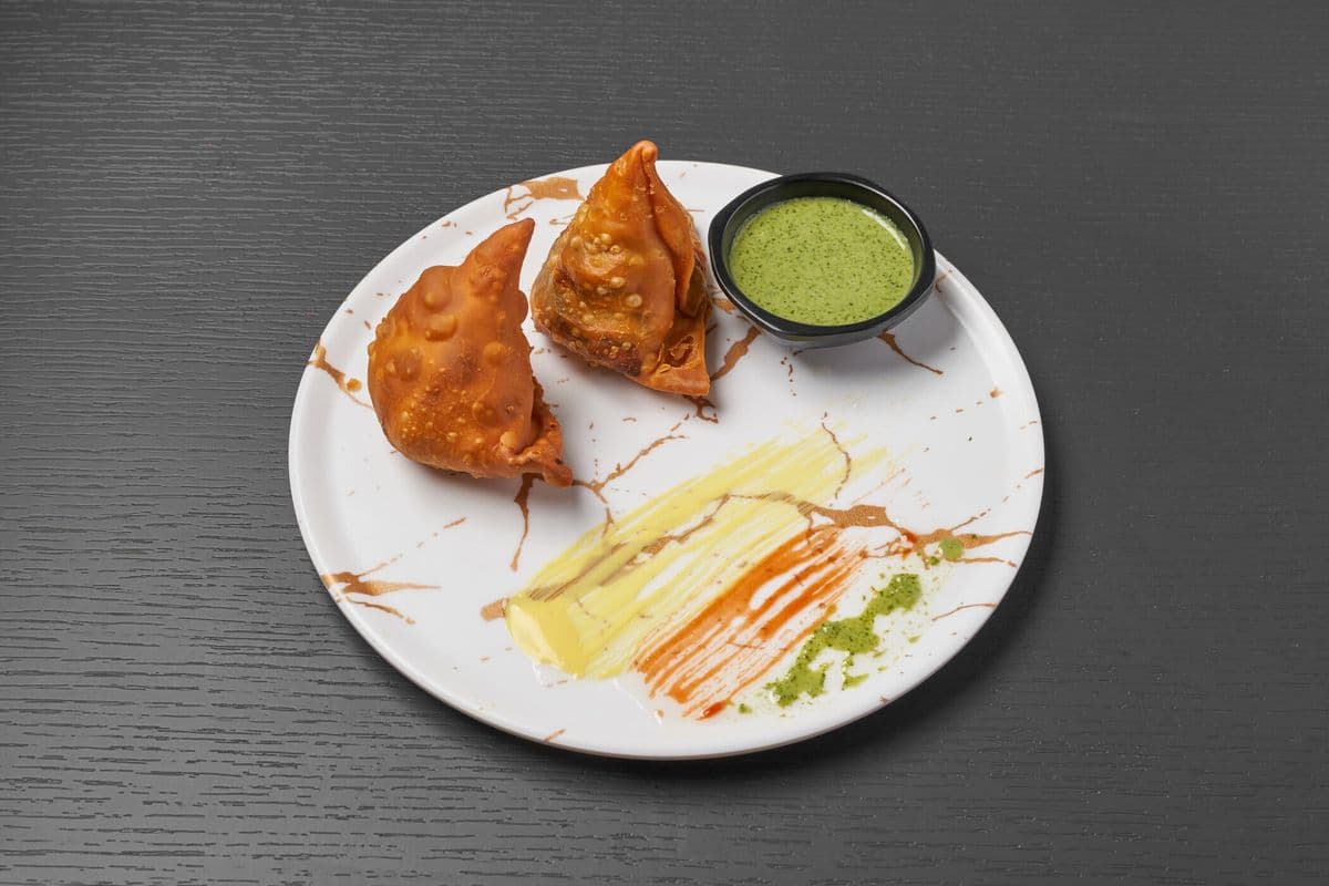 Khasta Samosa Ragda