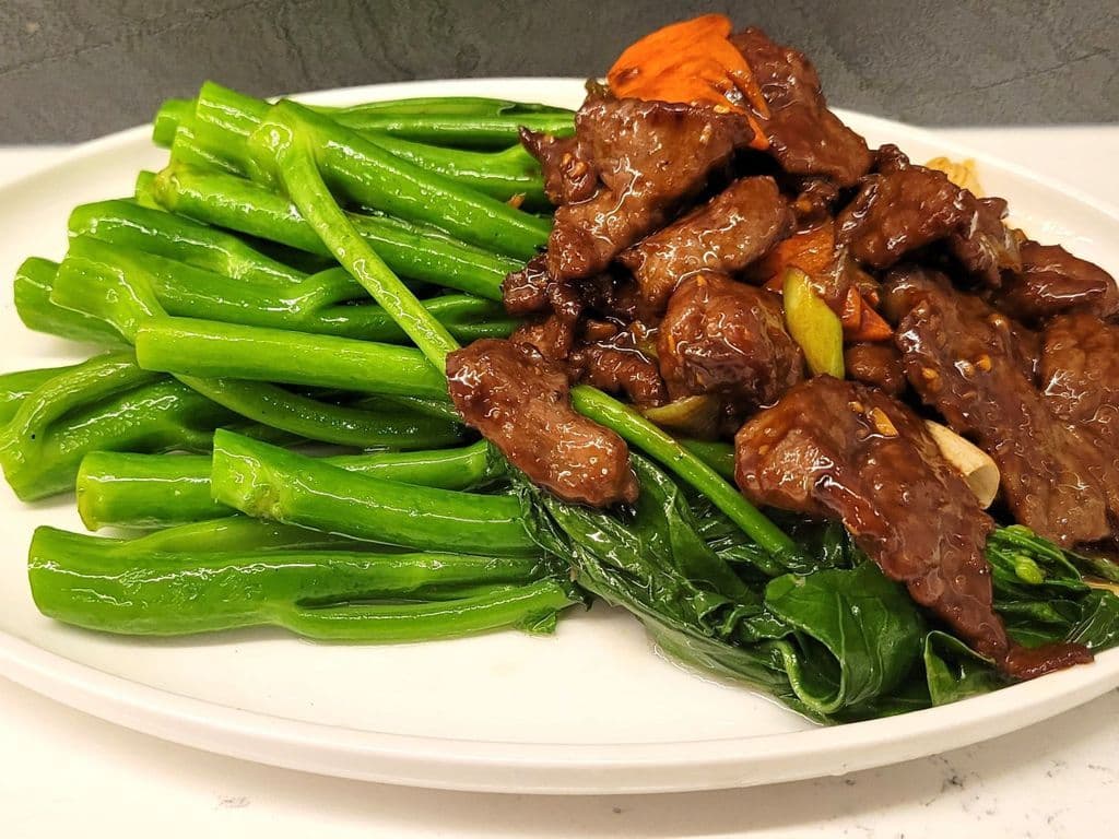 BF7 Sauteed Beef with Chinese Broccoli 芥蘭炒牛肉