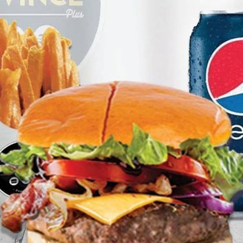 Trio cheeseburger deluxe