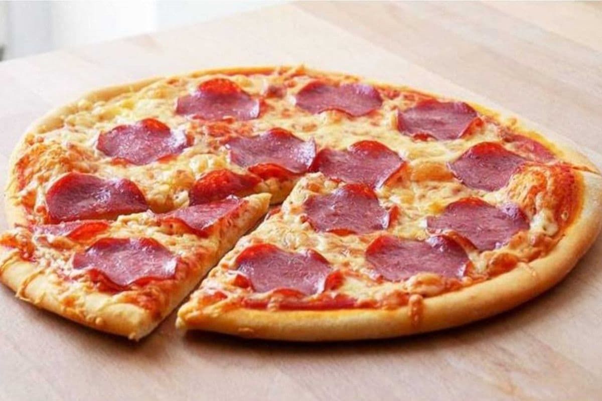 10. Medium Salami Pizza