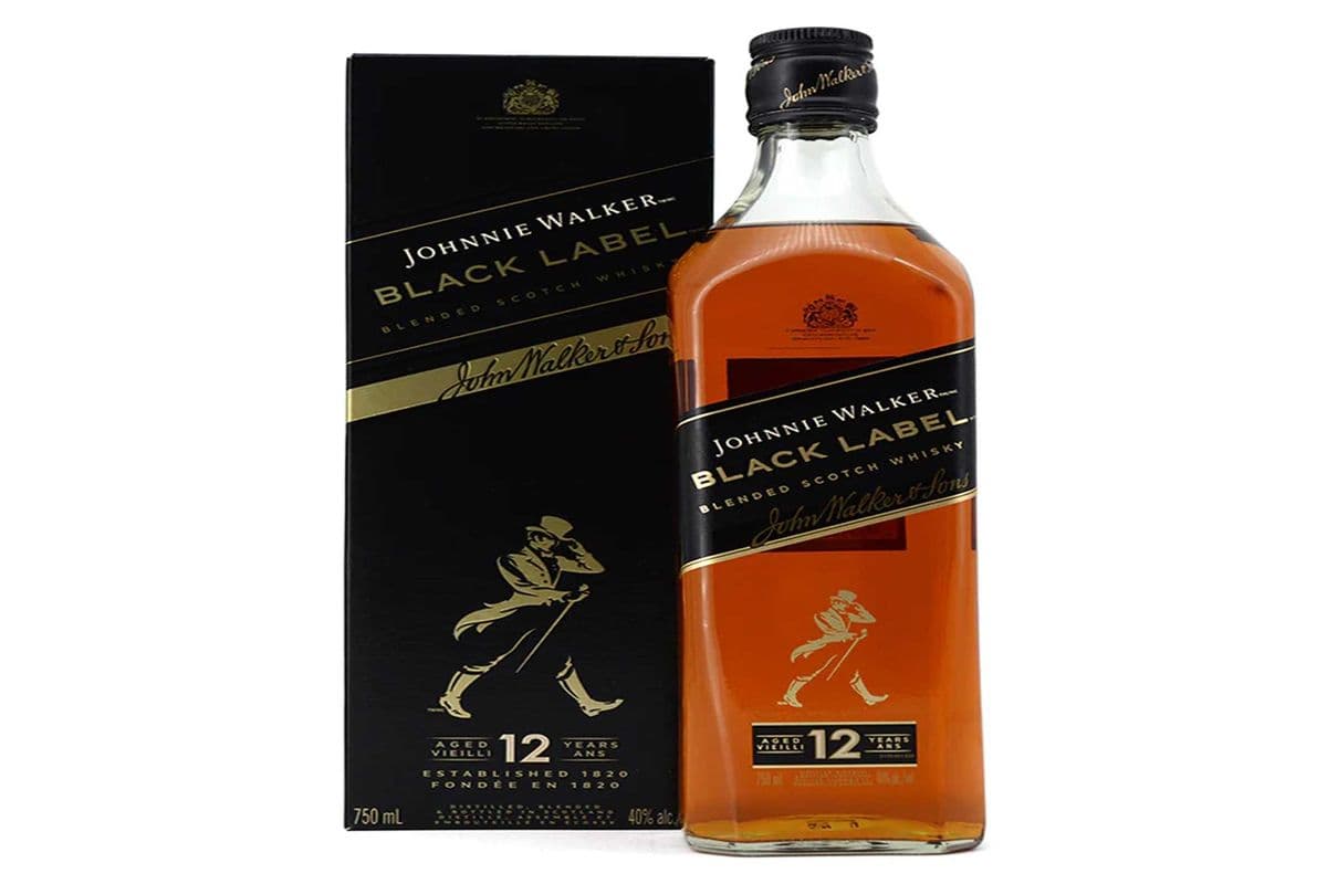 JOHNNIE WALKER BLACK LABEL SCOTCH WHISKY 750 ML (1 x 750ML)