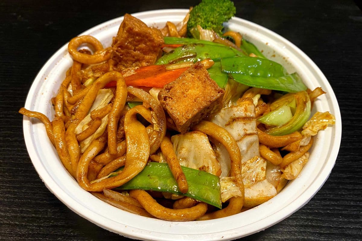 F9. Vegetable and Tofu Chow Mein