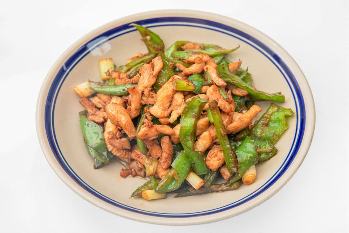 (尖椒肉丝) Spicy Green Pepper Chicken Stir-fry