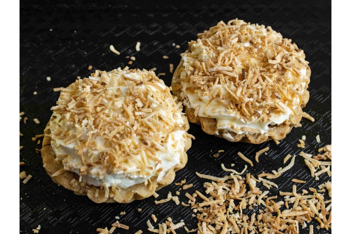 Coconut cream pie