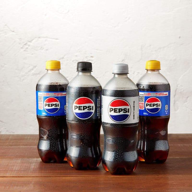 4 Bottled Pepsi Drinks / 4 Boissons Pepsi en bouteille