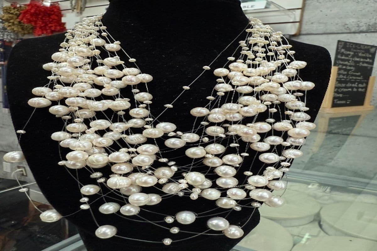 White Pearls Necklace