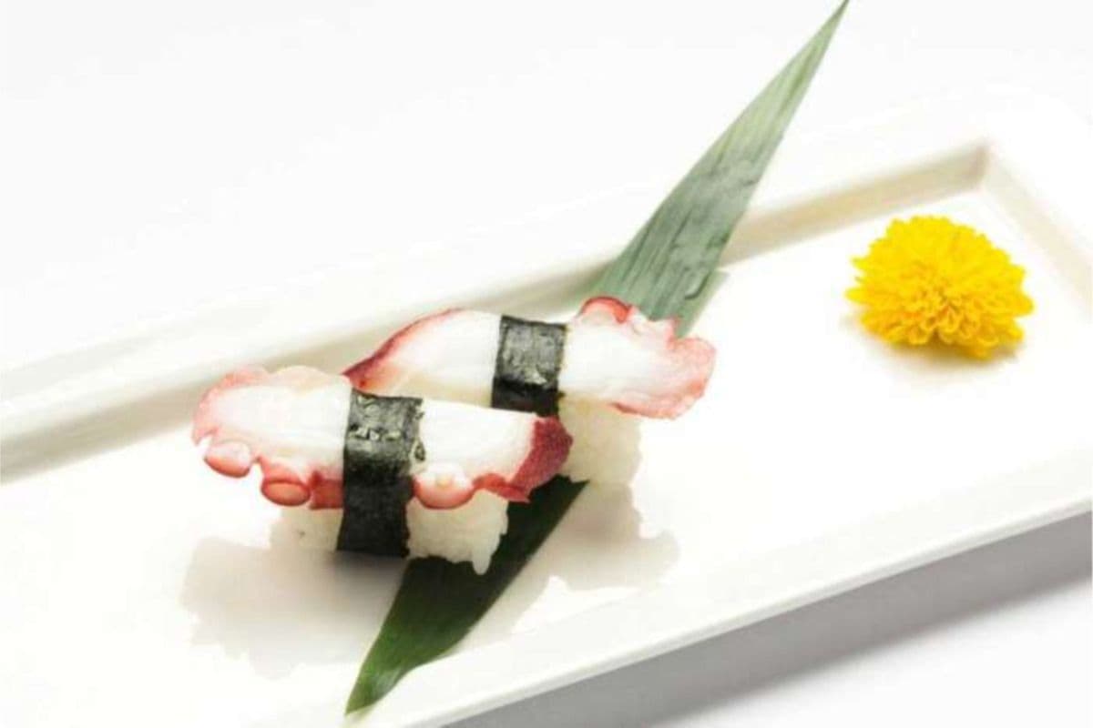 Tako Sushi (2 Pcs)