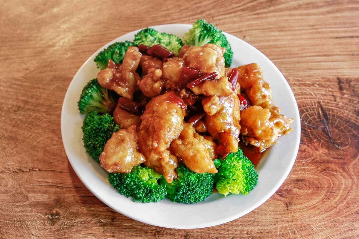 Vegetarian Chicken With Broccoli