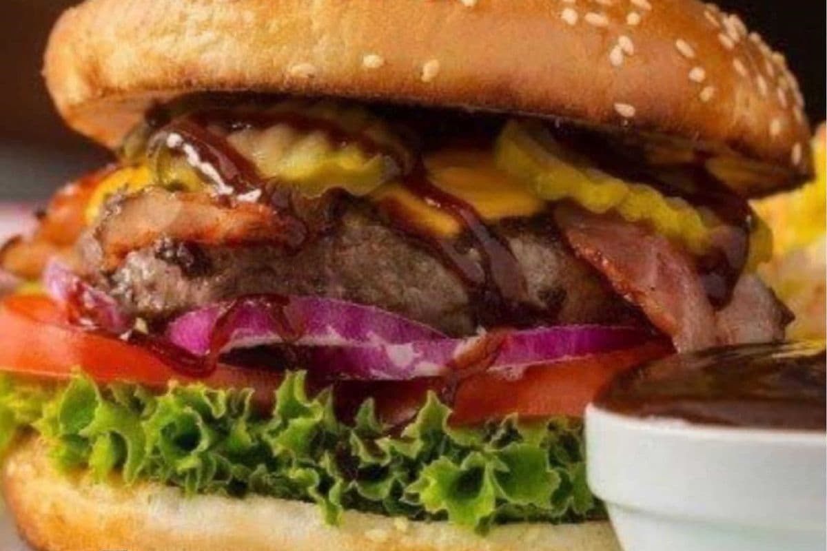 Mozza and Mushroom Burger