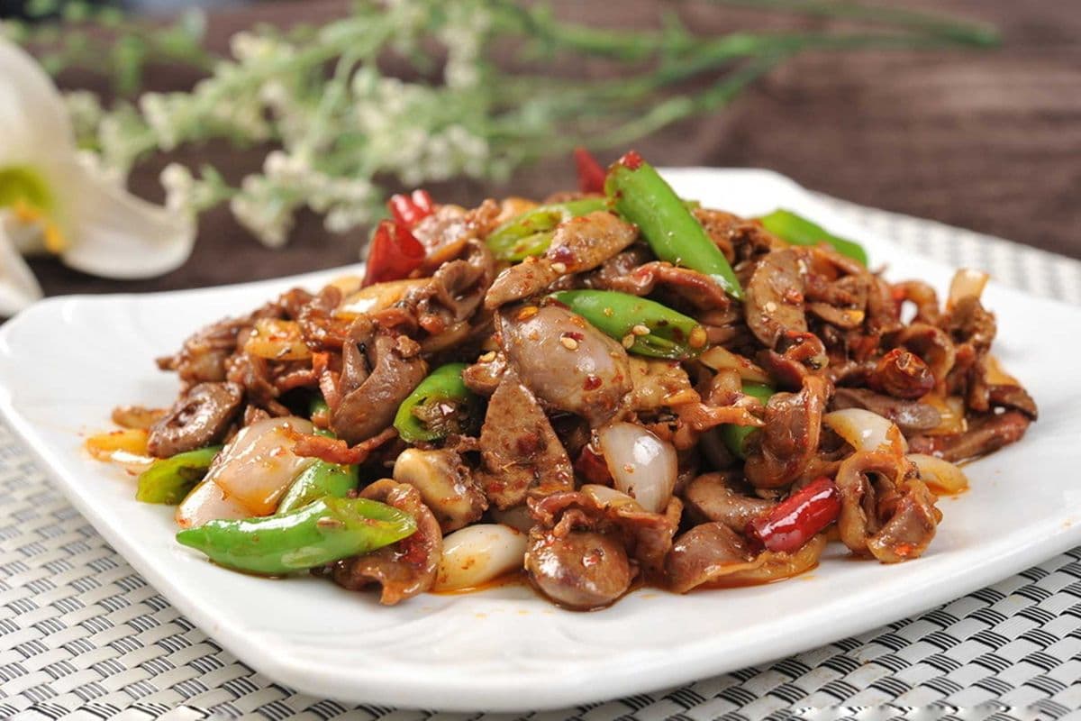 4. Stir Fried Chicken Intestines with Hot Pepper (口味鸡胗)
