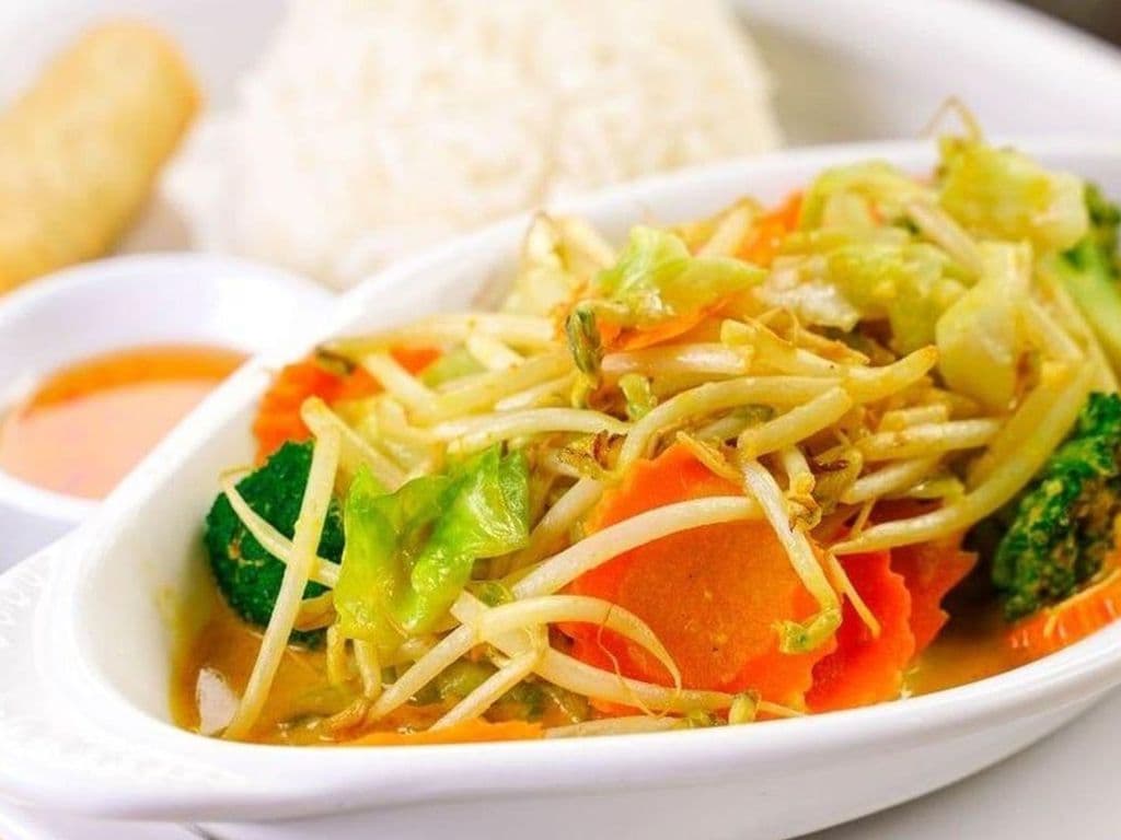 L8. Fresh Vegetable Stir Fry in Curry