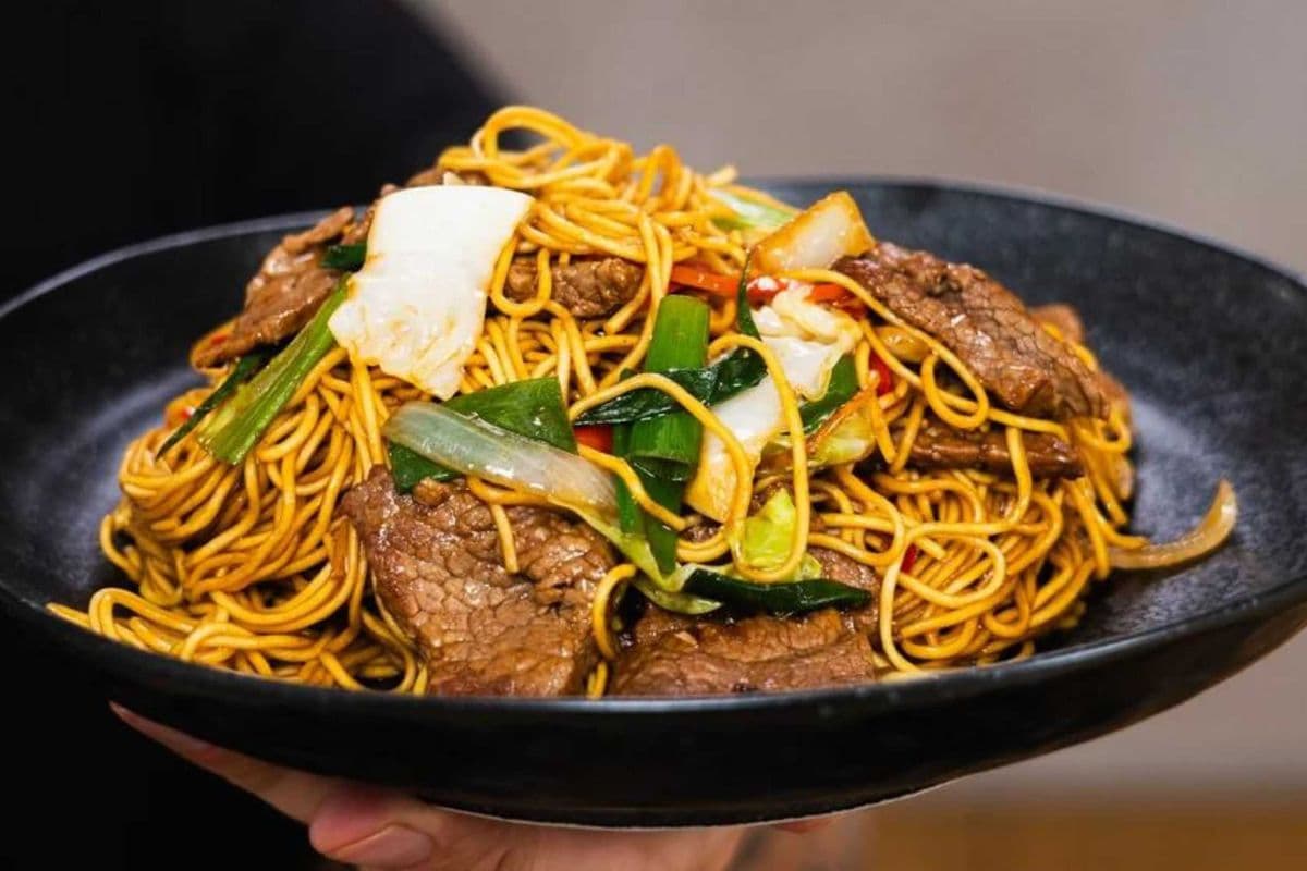 BEEF CHOW MEIN