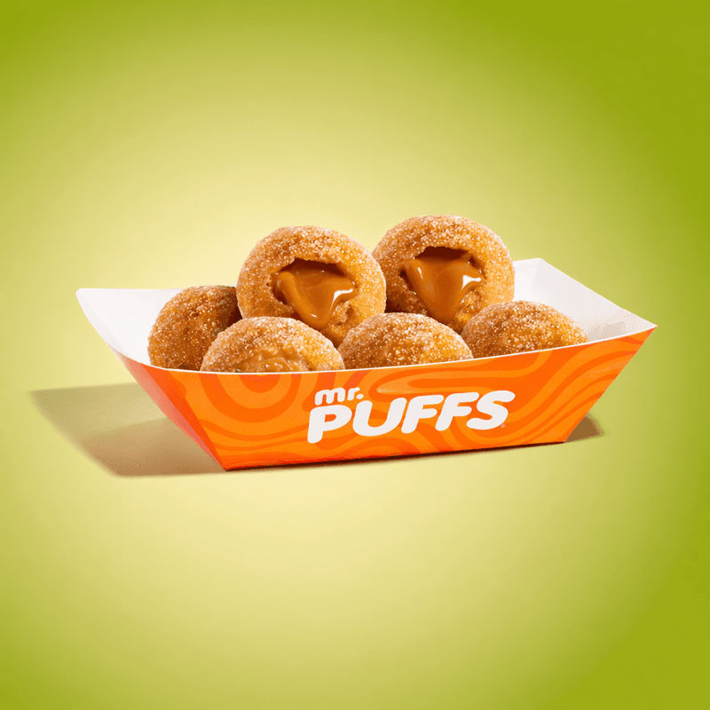 6 CARAMEL SALÉ PUFFS FARÇIS COUVERT AVEC SUCRE CANNELLE / 6 SALTED CARAMEL STUFFED PUFFS COVERED WITH CINNAMON SUGAR