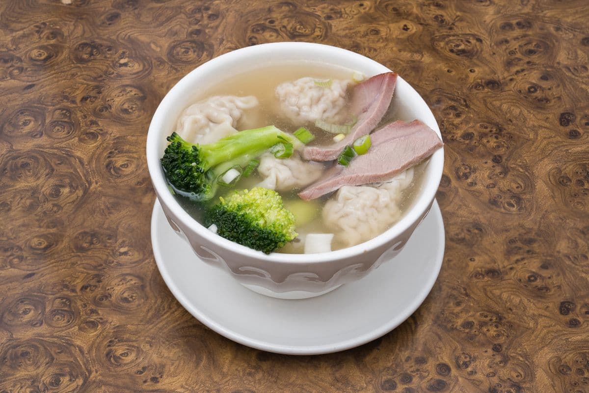 20. Pork Wonton and BBQ Pork Soup 叉燒雲吞湯
