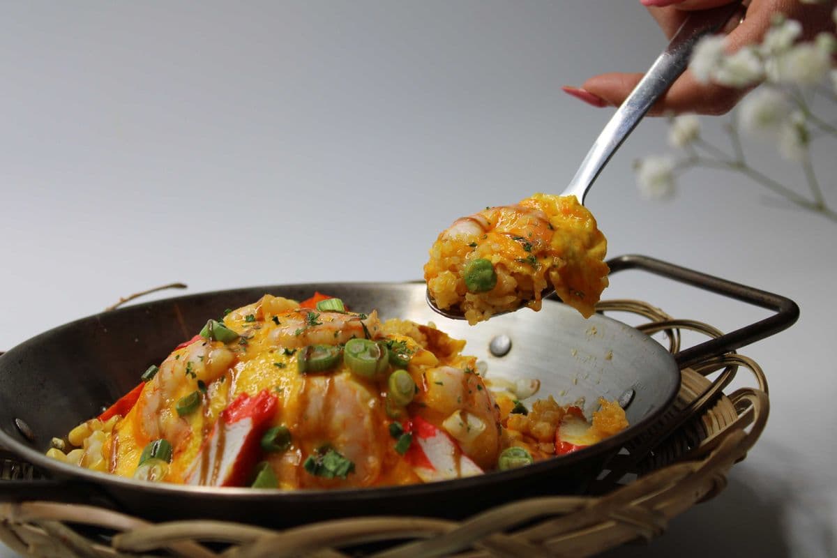 R1 - The Seafood Blanket Egg - Cơm Chiên Phủ Trứng Hải Sản