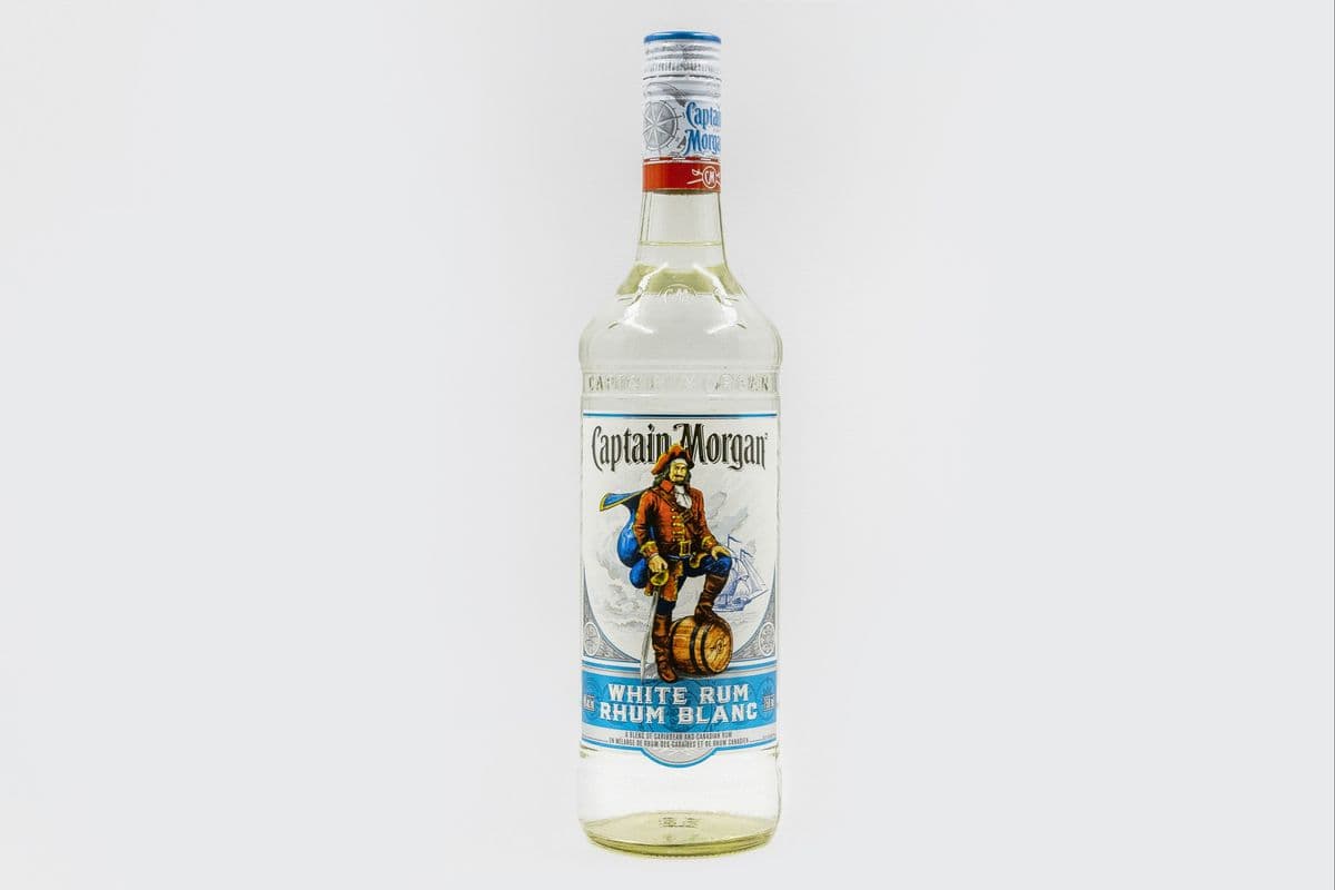 Captain Morgan White Spiced Rum (750 ml) (1 x 750ML)