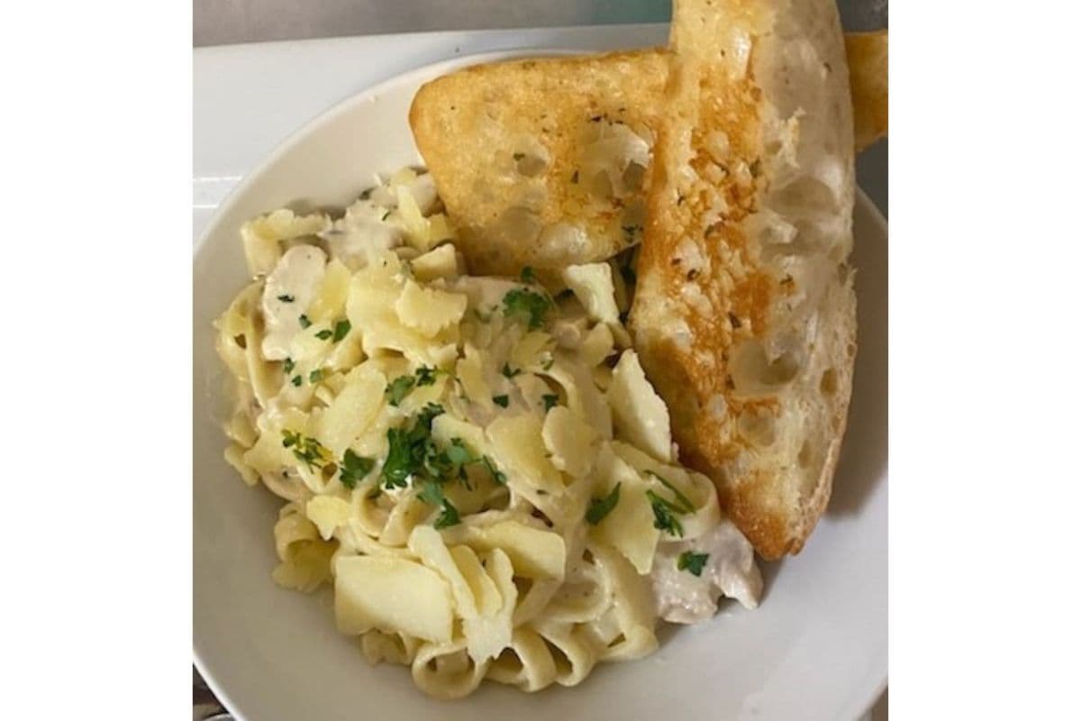 Classic Chicken Alfredo