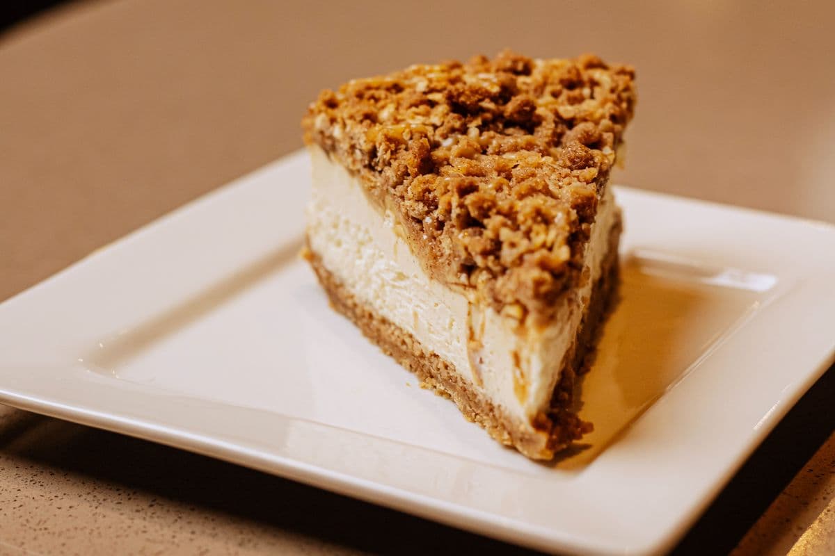 Apple Crumble Cheesecake