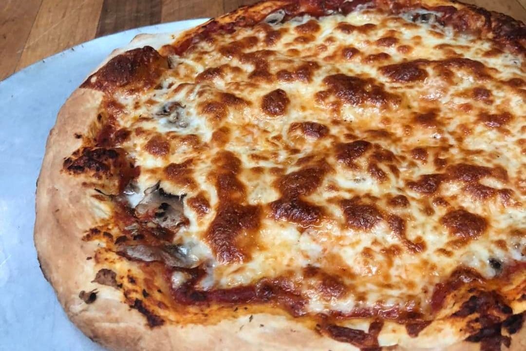 Petite pizza champignons frais / Small Fresh Mushroom Pizza