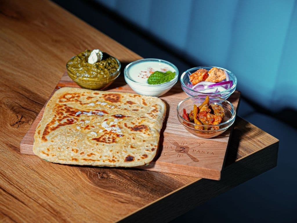 Sarson Ka Saag With 2 Plain Paratha - OO