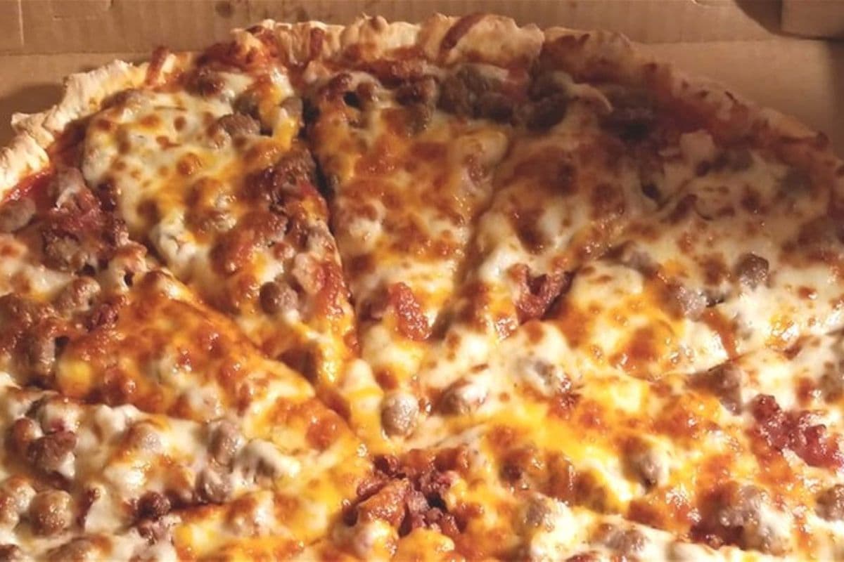 16" Large Bacon Cheeseburger Pizza
