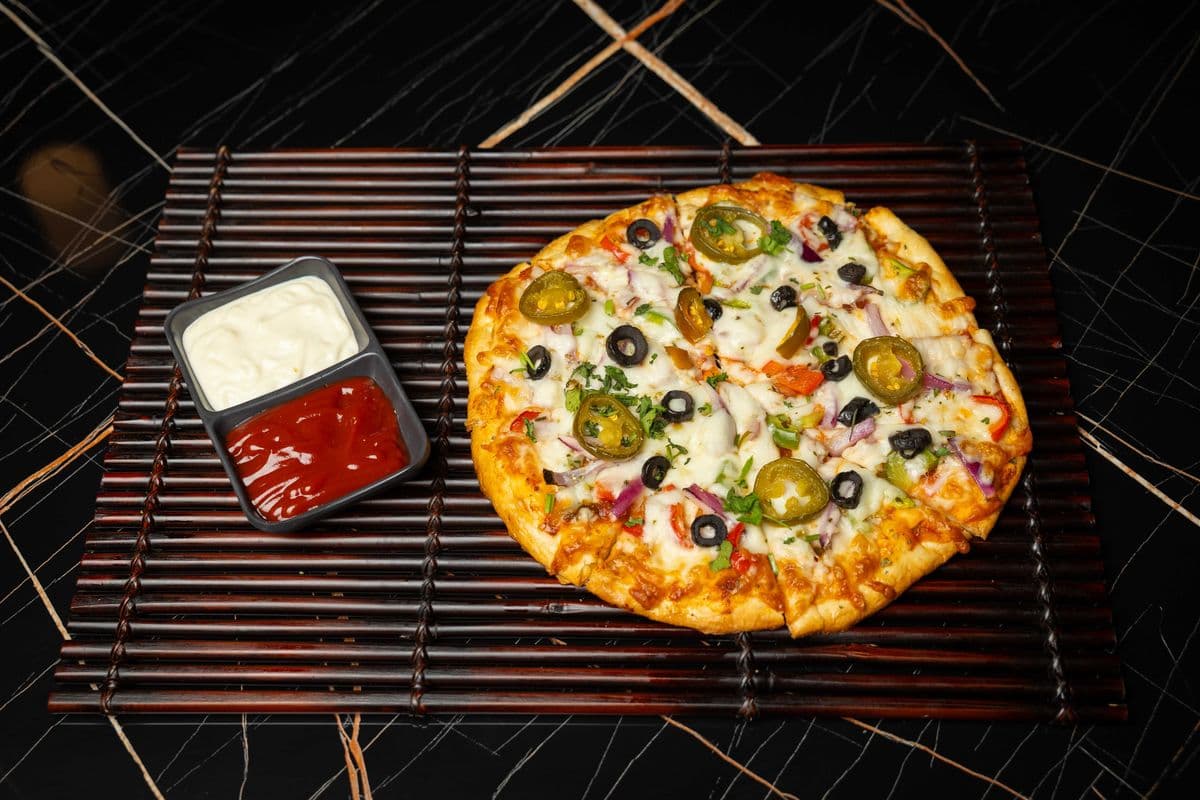 Naan Pizza