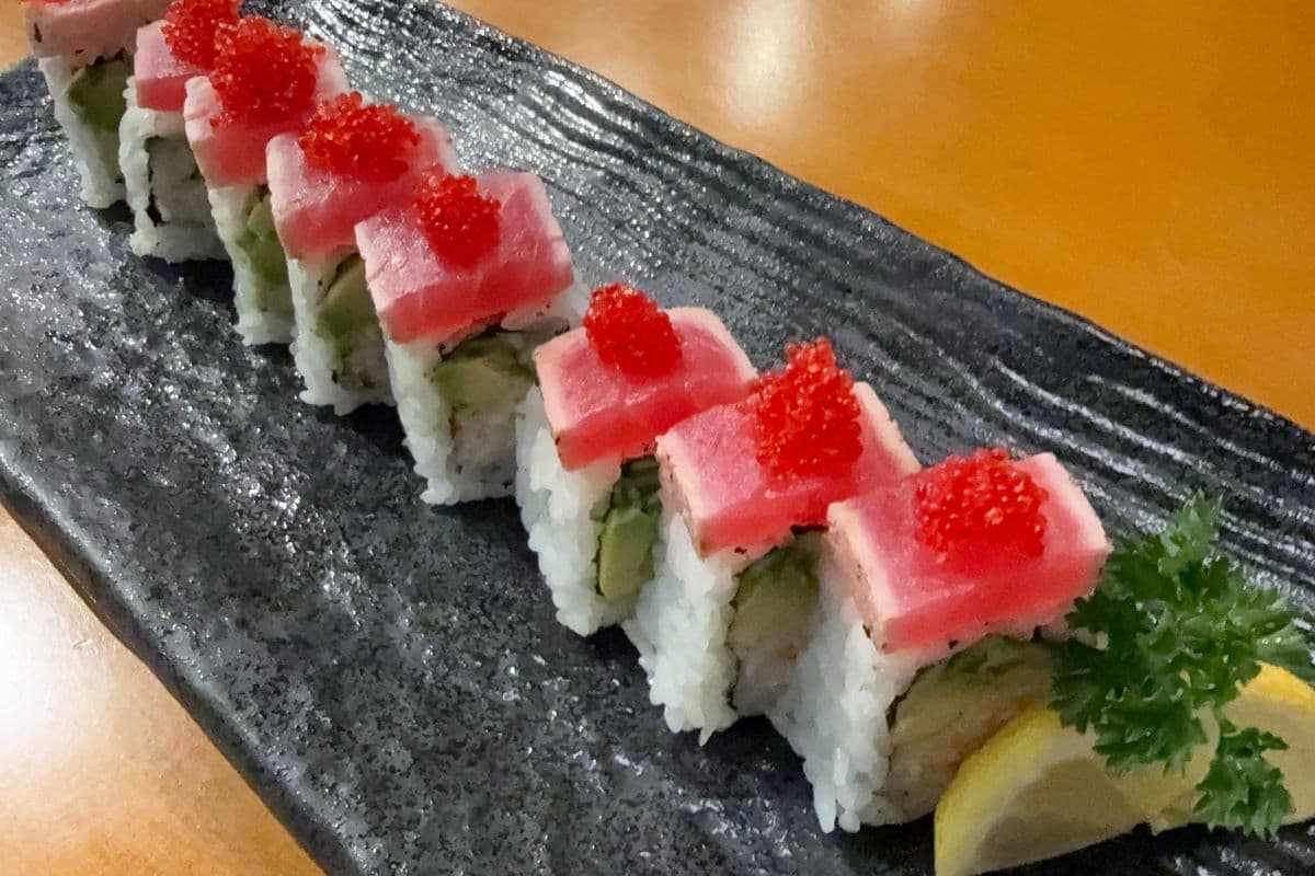 Ahi Tuna Tataki Roll (8 pcs)