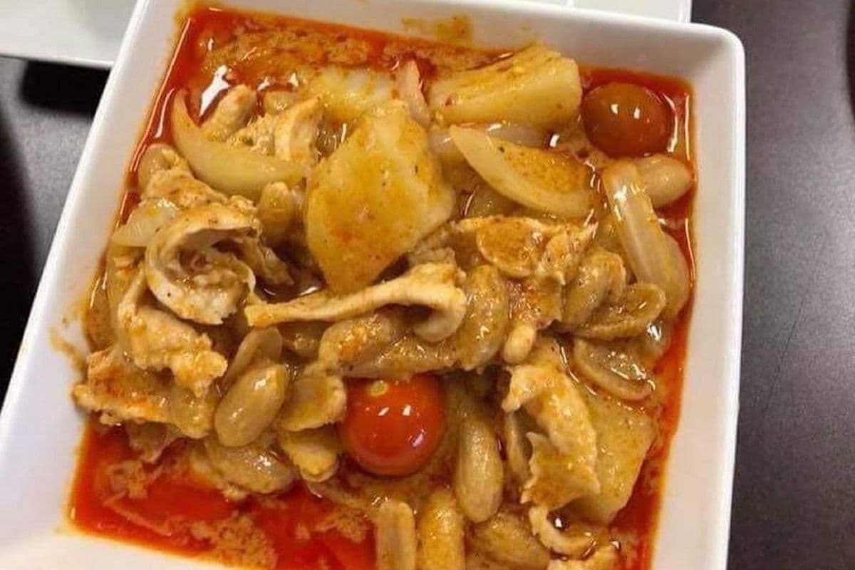 30. Tamarine Curry (Massamun)
