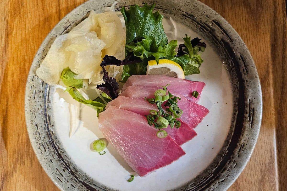 Hamachi Sashimi (4 pcs)