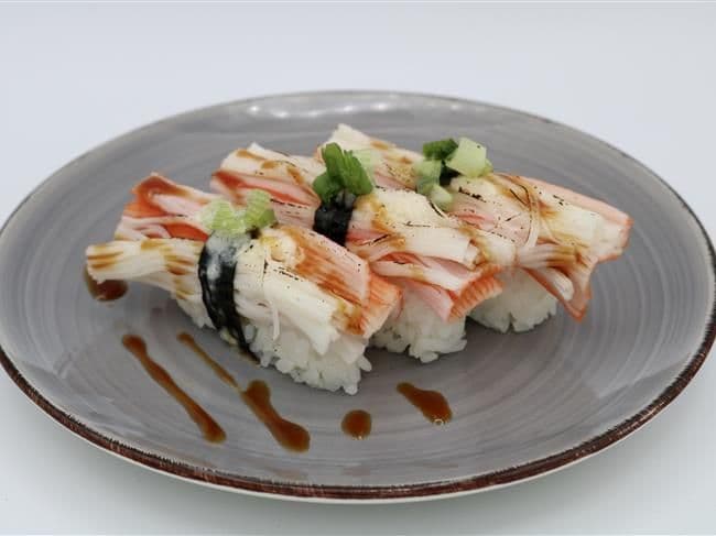 Torched Crab Meat Sushi (3pcs)