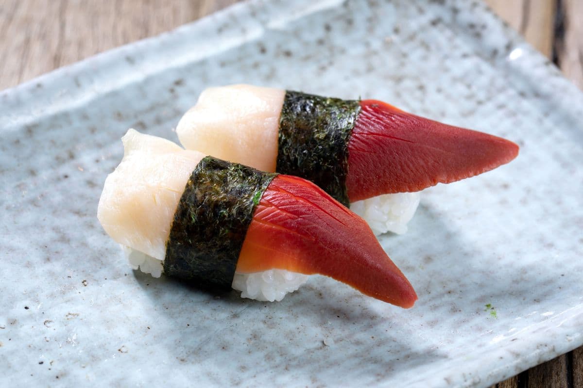 C04. Hokkigai Sushi