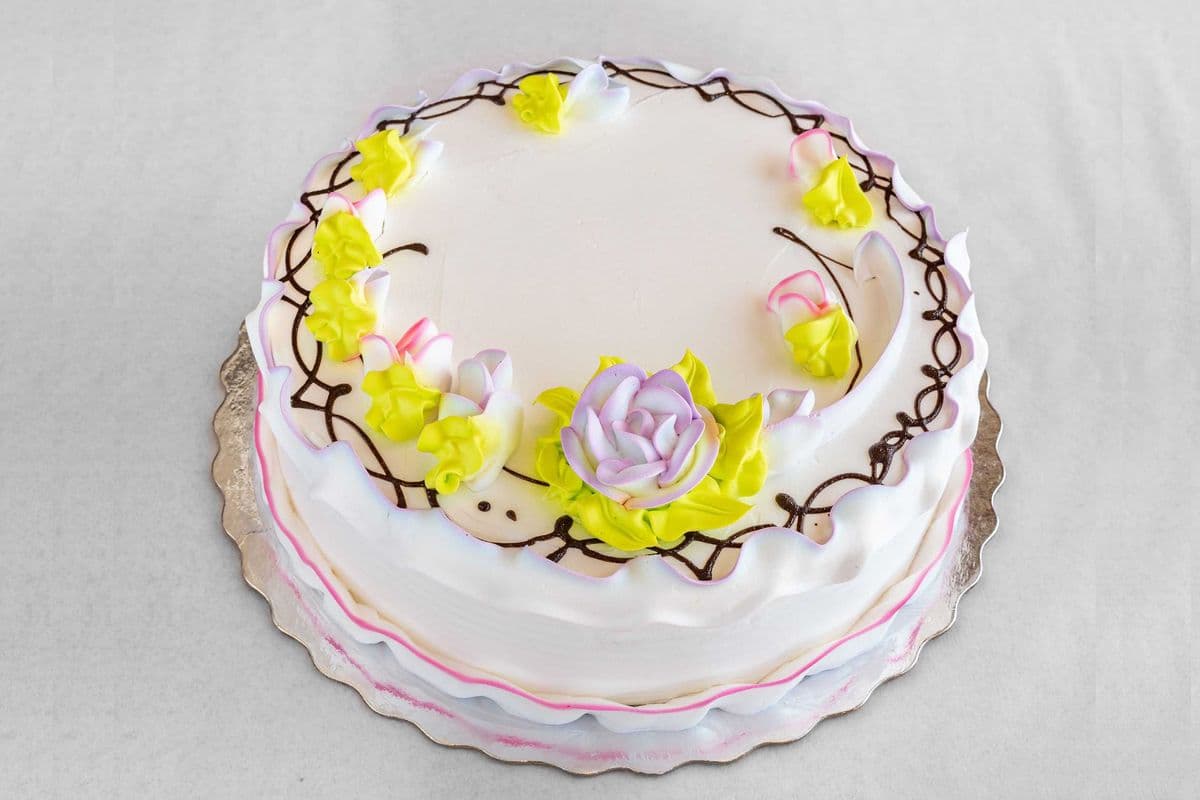 12" Vanilla Cream Cake