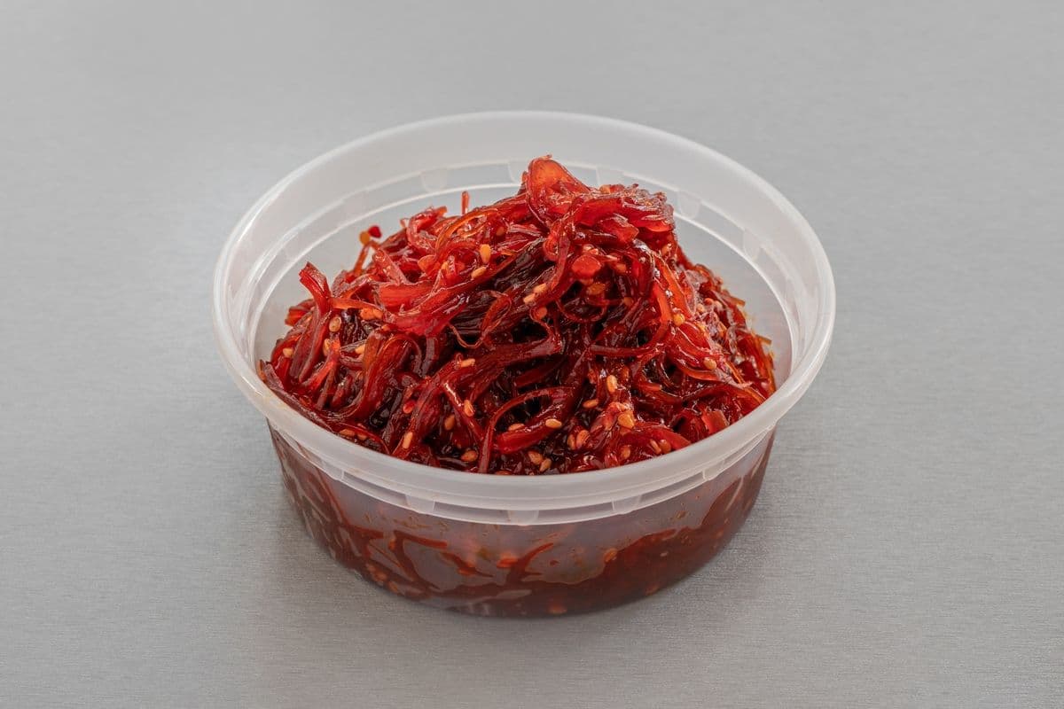 Spicy Seaweed Salad (8 oz)