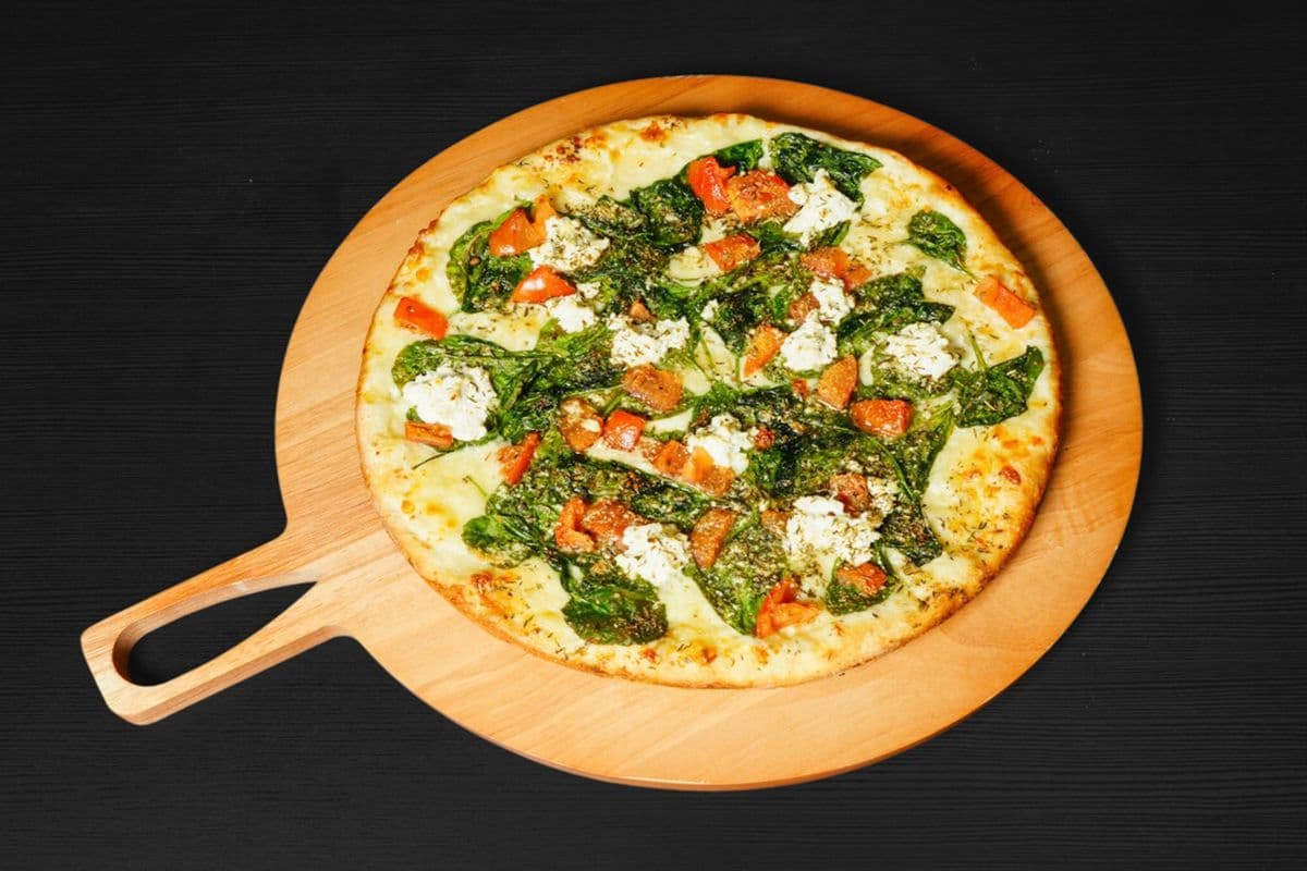 Creamy Spinach Supreme Pizza