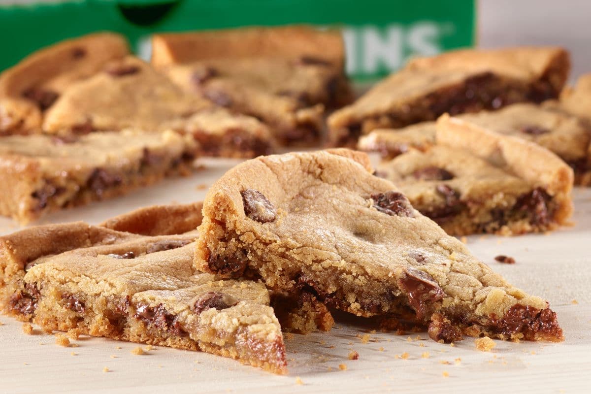 Chocolate Chip Cookie (8 slices)