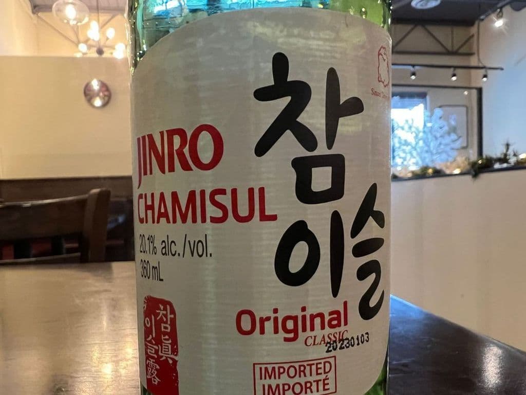 Jinro Chamisul Soju (1 x 360 ml Bottle)