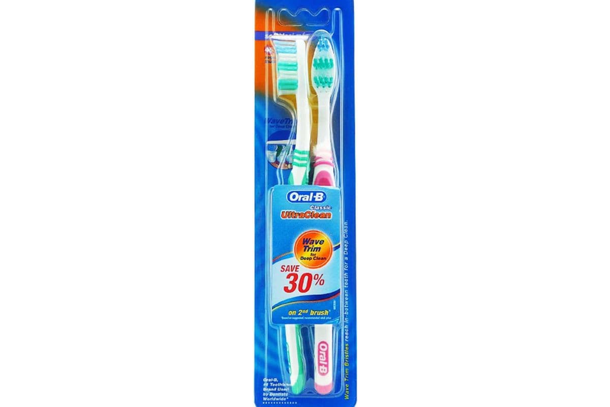Oral-B Classic Toothbrush (2 Units)