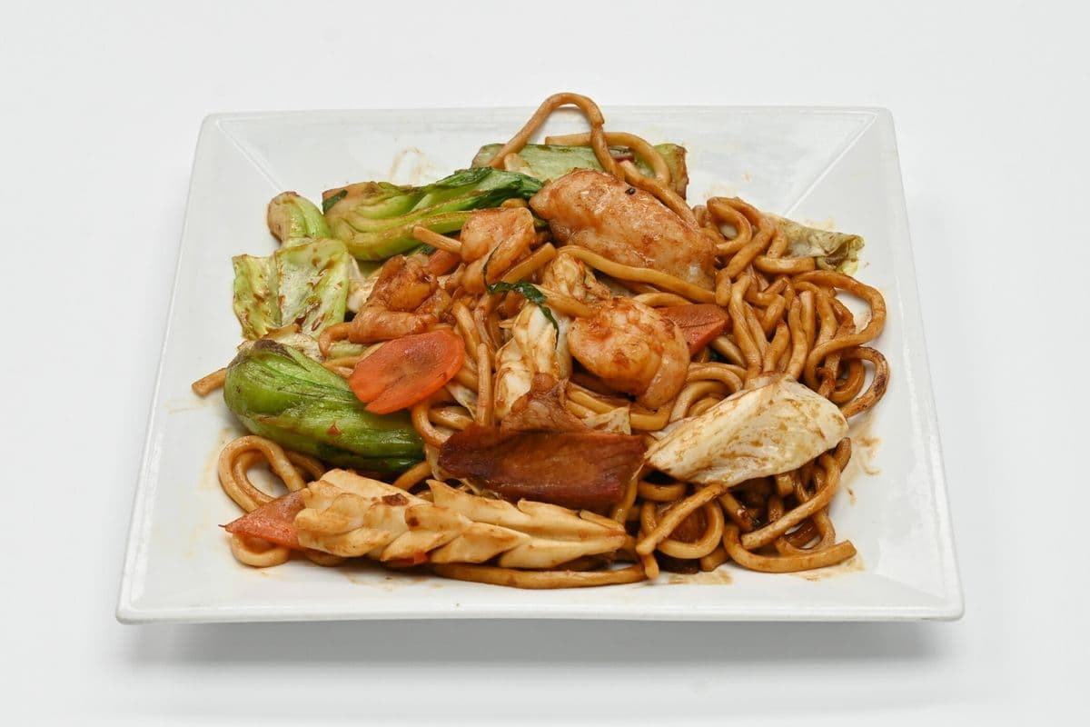 F1. House Special Chow Mein